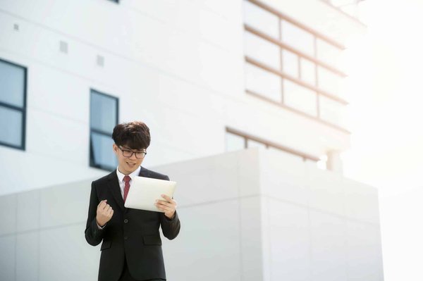 Comment la danse contemporaine peut-elle être un moyen d'expression pour les problématiques sociales ?