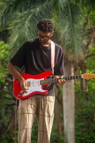 Guitare expert : conseils, tests et figures emblématiques